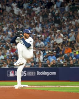 @MLB: 9 up, 9 down for Freddy Peralta

The Trop crowd is LOUD 🔊 https://t.co/EQk83T1lUL
