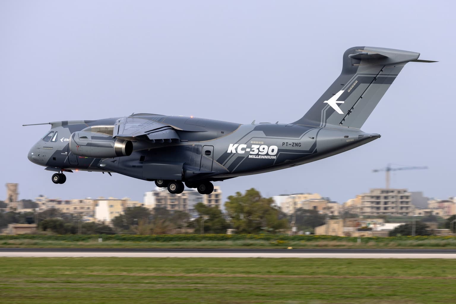 Embraer: A 'Strong Buy' As Guidance Improves (NYSE:EMBJ)