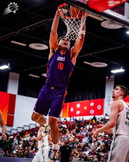 @Suns: Rook came to play 💪

19 PTS | 6 REB | 1 AST | 2 STL https://t.co/iXvVCxI1dJ