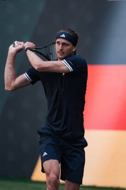 @atptour: So far so good 👌

The first set goes @AlexZverev's way, 6-4 over Kopriva. 

@ATPHalle | #TWO26 https...