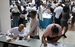 US job growth slows sharply in June as participation drops
