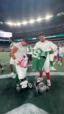 @NFL: A jersey swap between brothers ❤️ https://t.co/NN9HjFDylf