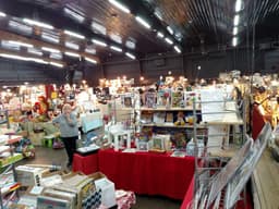 9 Tennessee Flea Markets Where The Deals Look Like Somebody ...