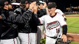 Giants promote streaking outfield prospect Turner Hill to MLB