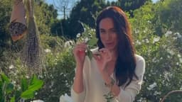 Meghan Markle shows off her 'complicated' floral arrangement in new promo for £191 As Ever tea box | Daily Mail Online