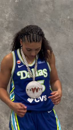 @WNBA: Daddy's girl ♥️

Tim Fudd is proud of his daughter Azzi after becoming the first rookie in WNBA Hist...