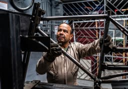 Five ways AI knowledge automation transforms manufacturing