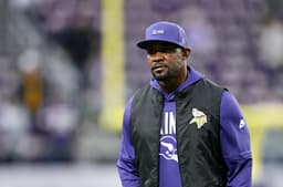 Brian Flores' legal team served subpoenas to 25 NFL teams as part ...