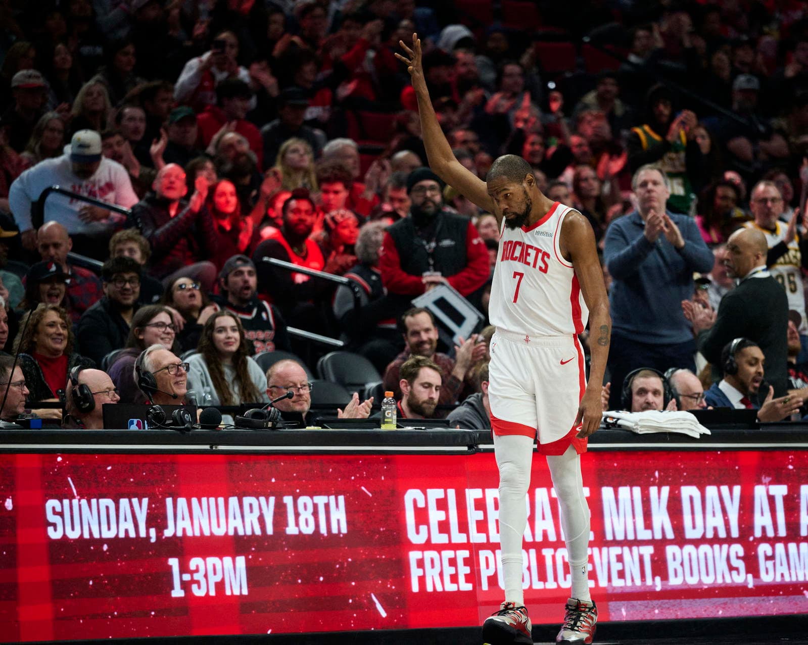 Houston Rocket's Second Unit is One of the Best in the Entire NBA