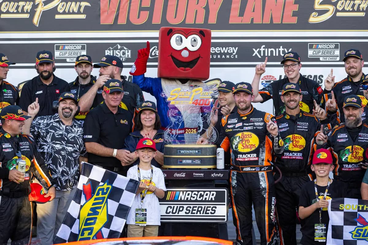 NASCAR betting: Larson still strong pick for Charlotte