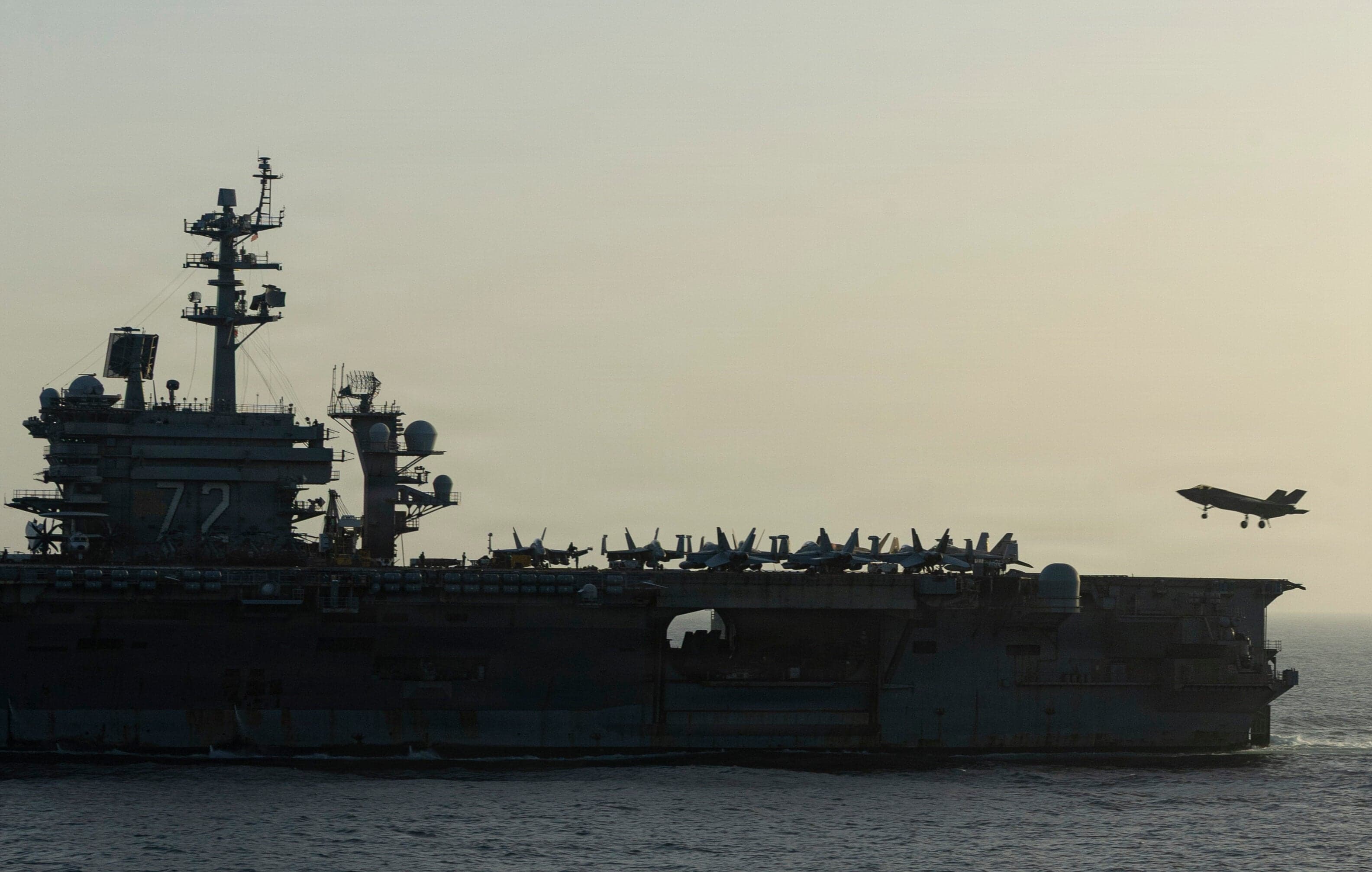 Top US Commander Visits Long-Deployed USS Lincoln Amid Reports Of Poor Conditions
