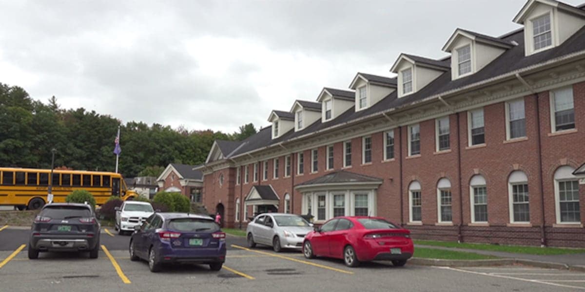 Newport police investigate bomb threat at elementary school
