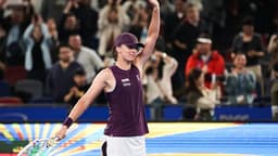 Iga Swiatek achieves feat only Serena Williams and ...