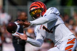 Ja'Marr Chase Suffers Knee Injury Scare at Bengals Practice