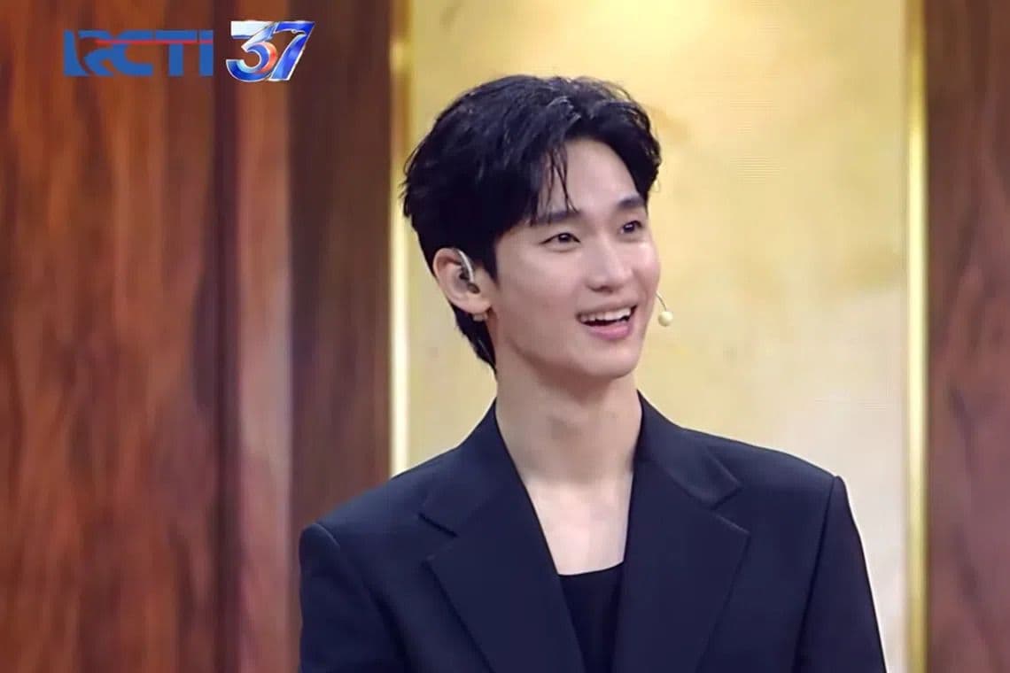 K-drama actor Kim Soo-hyun makes first TV appearance in a year ...
