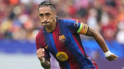 Hansi Flick raves about unbelievable Barcelona star Raphinha