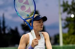Dart survives stern test by 17-year-old Qu in 3:03 Beijing ...