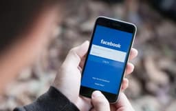 Will Higher Ad Revenues Aid Meta Platforms Stock in Q2 ...