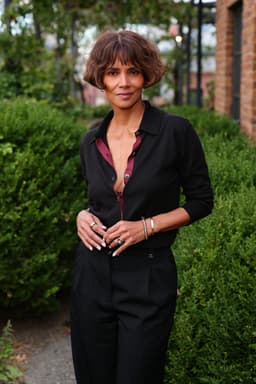 Halle Berry's New “Curtain Crop” Haircut Is So Elegant for ...