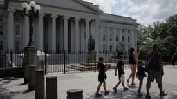 Credit investors flee to safety, pulling nearly $14bn from junk bonds this year 