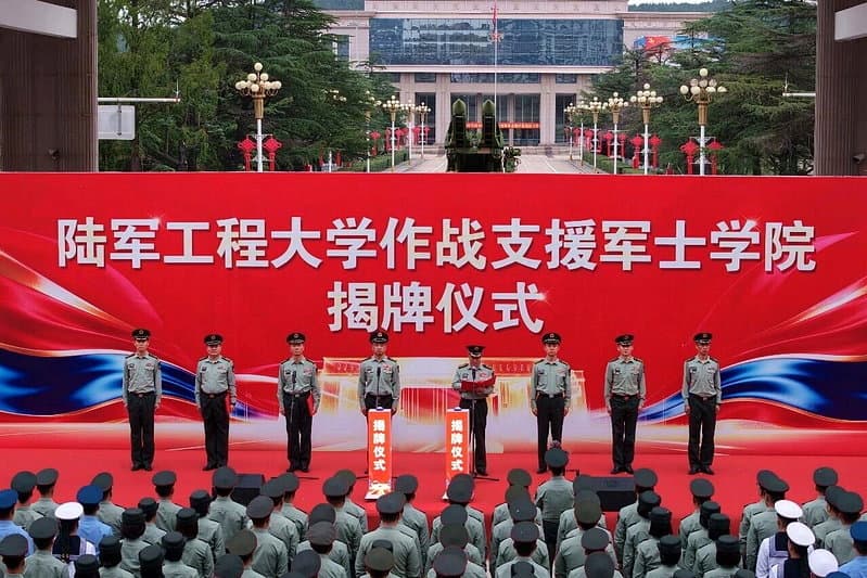 张又侠、刘振立职务与代表资格被撤，军队整肃及军委补缺受关注