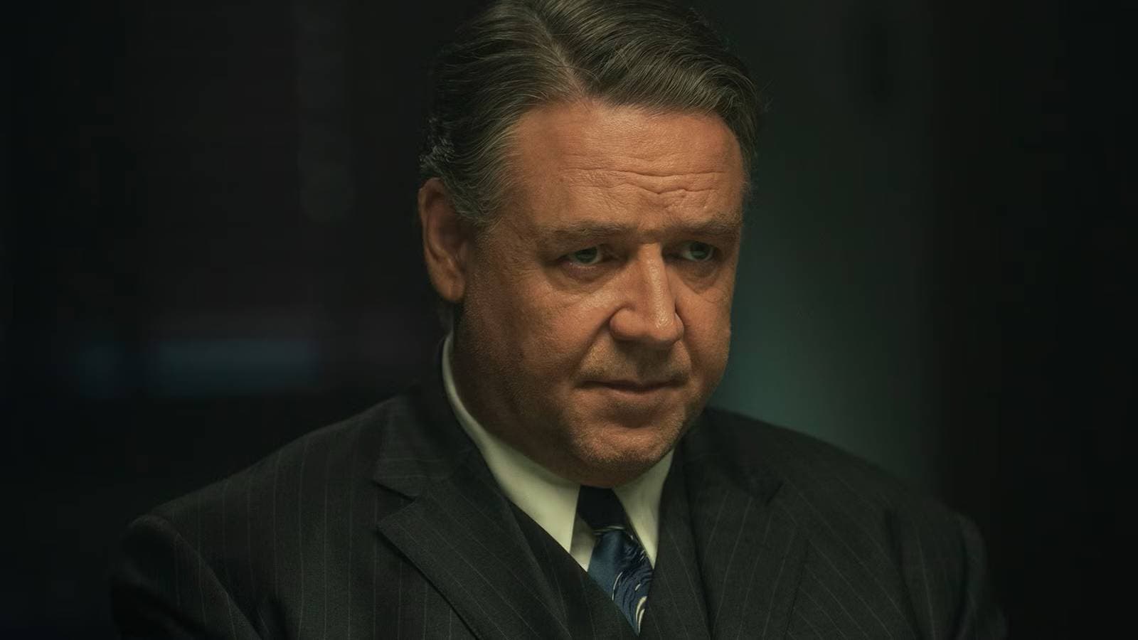 Russell Crowe's New 100-Minute Netflix Thriller Is Officially ...