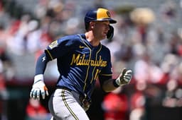 Brewers shortstop Cooper Pratt goes on injured list with strained right hamstring