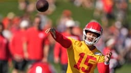 Chiefs coach Andy Reid hints Patrick Mahomes may sit out entire ...