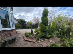 Garden bed  border DIY using brick