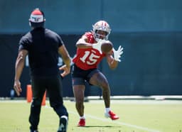 Shanahan's doghouse might not be big enough to contain De'Zhaun ...