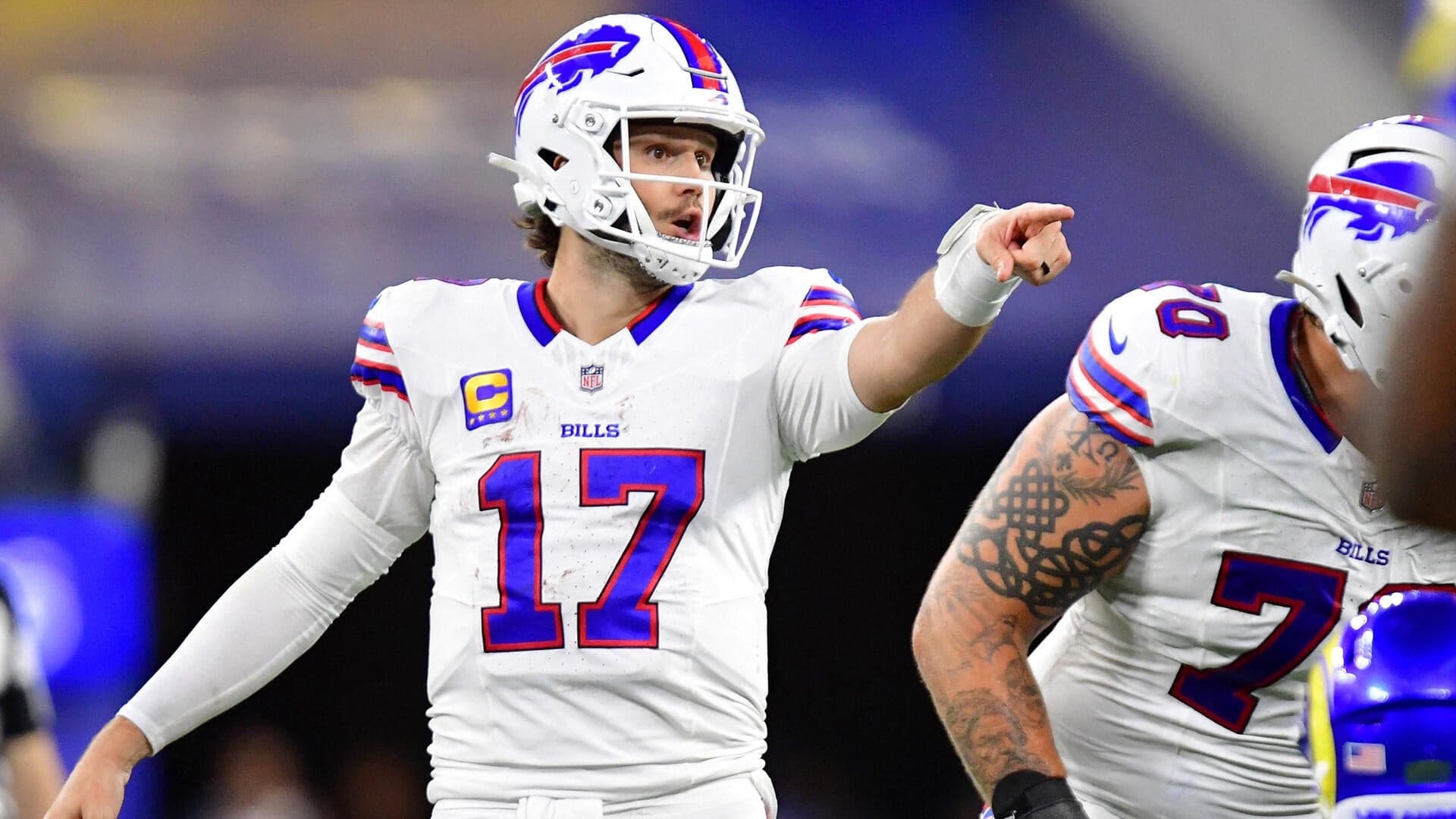 BACKYARD BALL! Josh Allen ties Bills TD record with ...