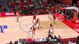 @chicagobulls: Caleb with the block, Boo Buie with the three 👌

@booboo_buie | #SeeRed https://t.co/95mTPJ4Xsz