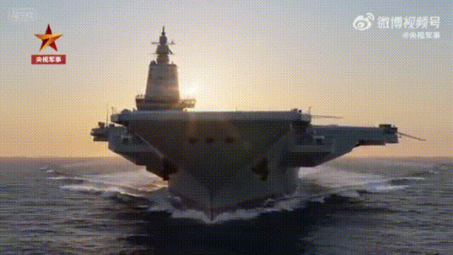 （有片）81192和殲35殲15並肩從福建艦起飛 - 新聞 - 香港文匯網