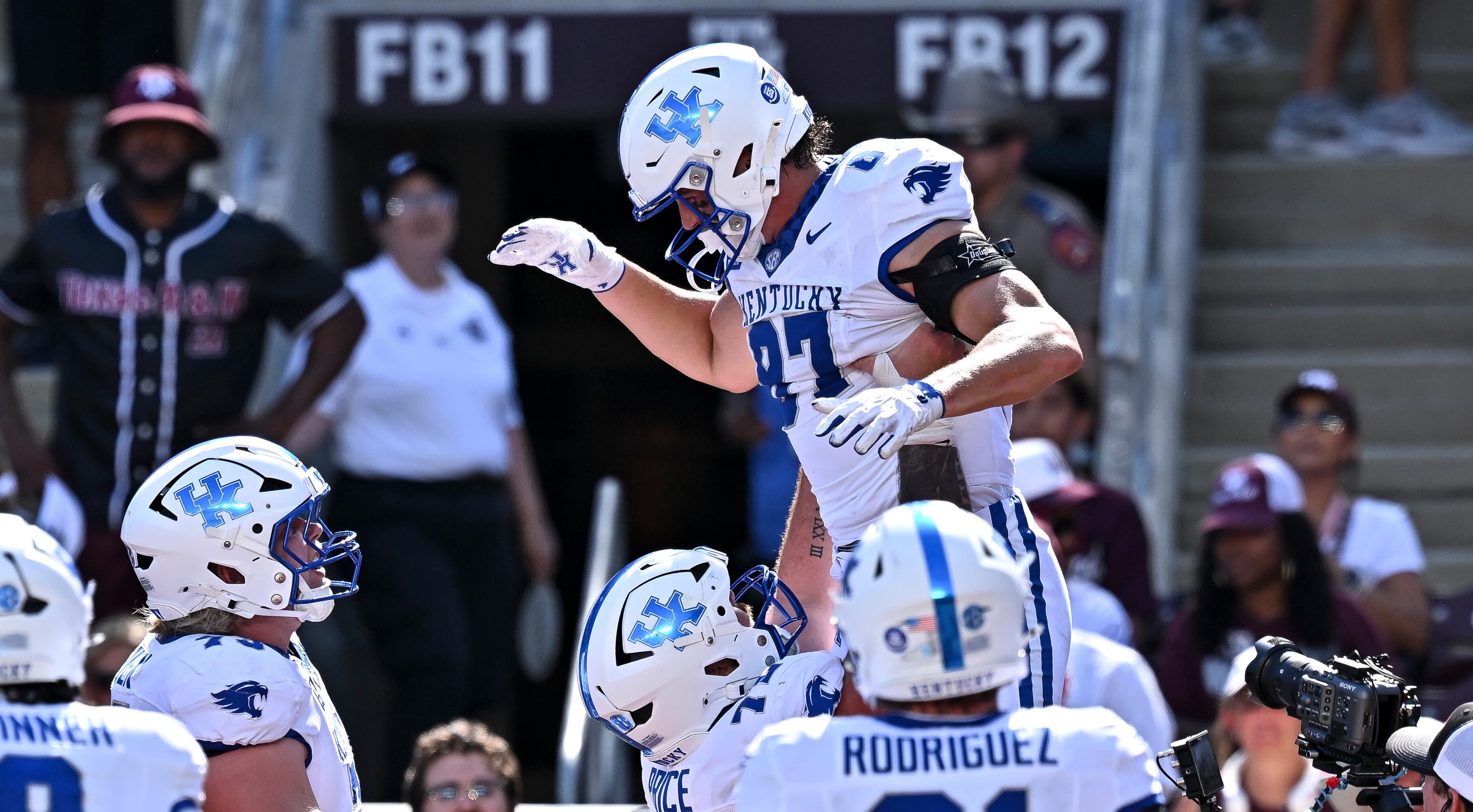 Kentucky's Blocking Boyer Proves He's an Elite Pass-Catcher