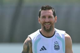 Messi returns 'home' to lead Argentina World Cup charge ...