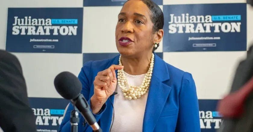 Trump Targeted as Stratton Wins Illinois Senate Primary With ‘Fight’ Vow