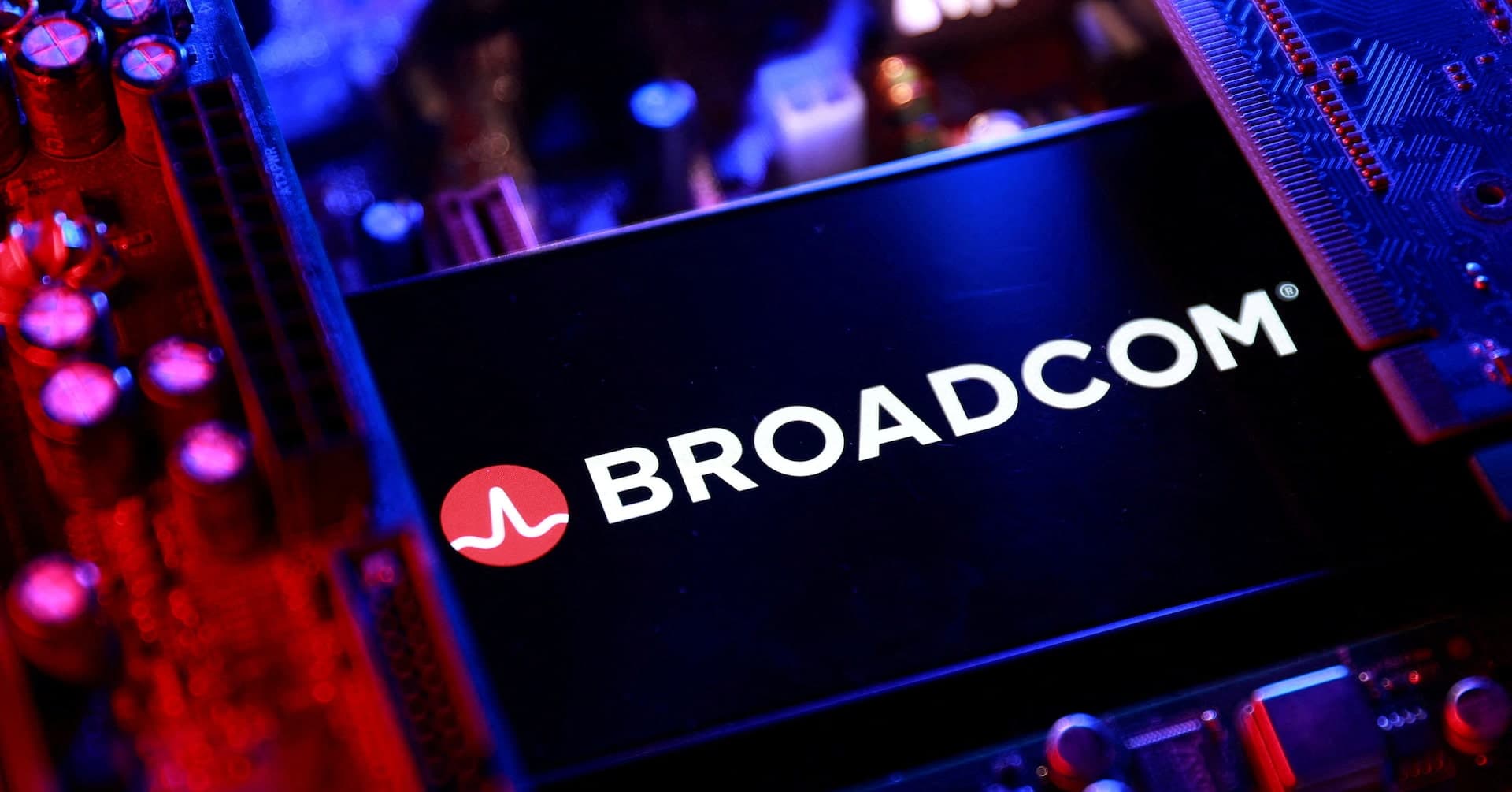 Exclusive: Broadcom expects to sell 1 million 3D stacked chips by 2027 | Reuters