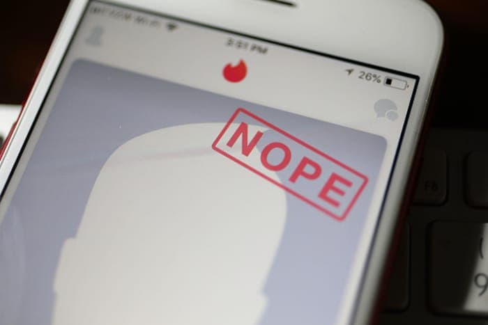 Expert shares safety tips for spotting red flags when using dating apps in Houston