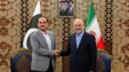 Pakistan Army Chief in talks with Iran's Foreign Minister | LIVE