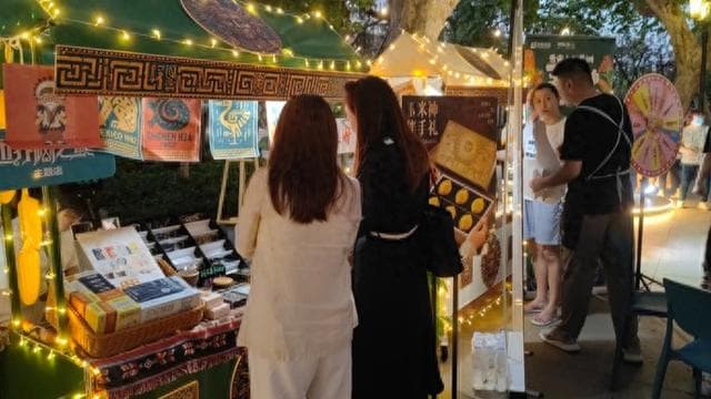 上博人广馆外“舌尖上的美洲”夜市上新，“玉米神上班班”更添 ...