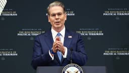 Bessent doubles down on short-term debt as rates turn