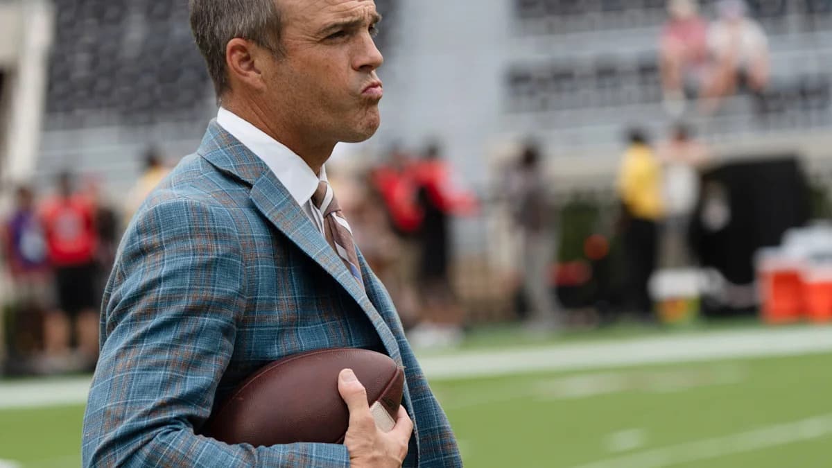 Shane Beamer discusses Jon Sumrall, Florida ahead of Week 6 matchup