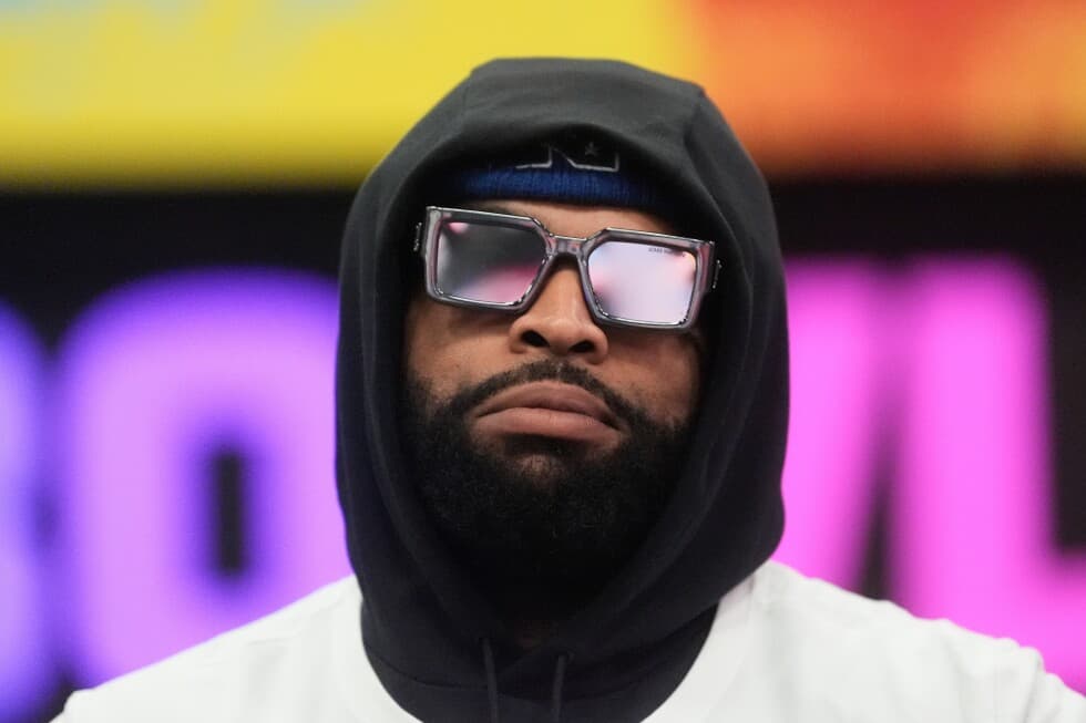 49ers GM John Lynch optimistic about Trent Williams' future with team | AP News