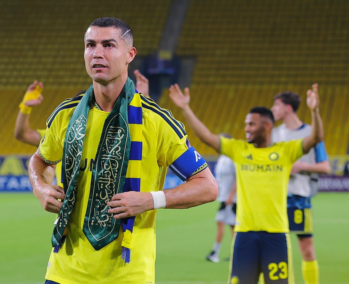 Ronaldo Drapes Saudi Scarf in Heartfelt Gesture Amid ...