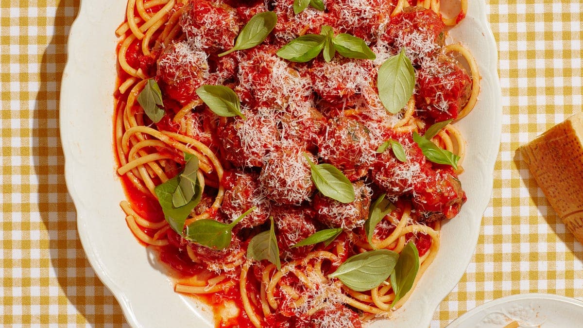 bucatini and meatballs