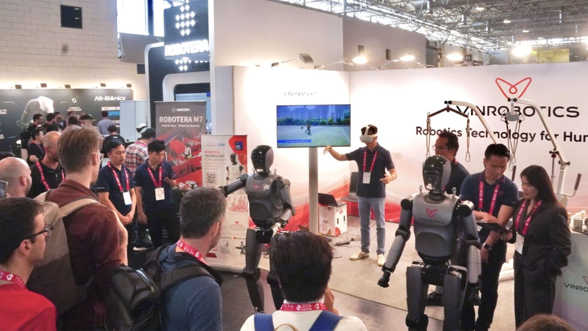 New humanoid robot brings advanced perception and manipulation to industrial droids