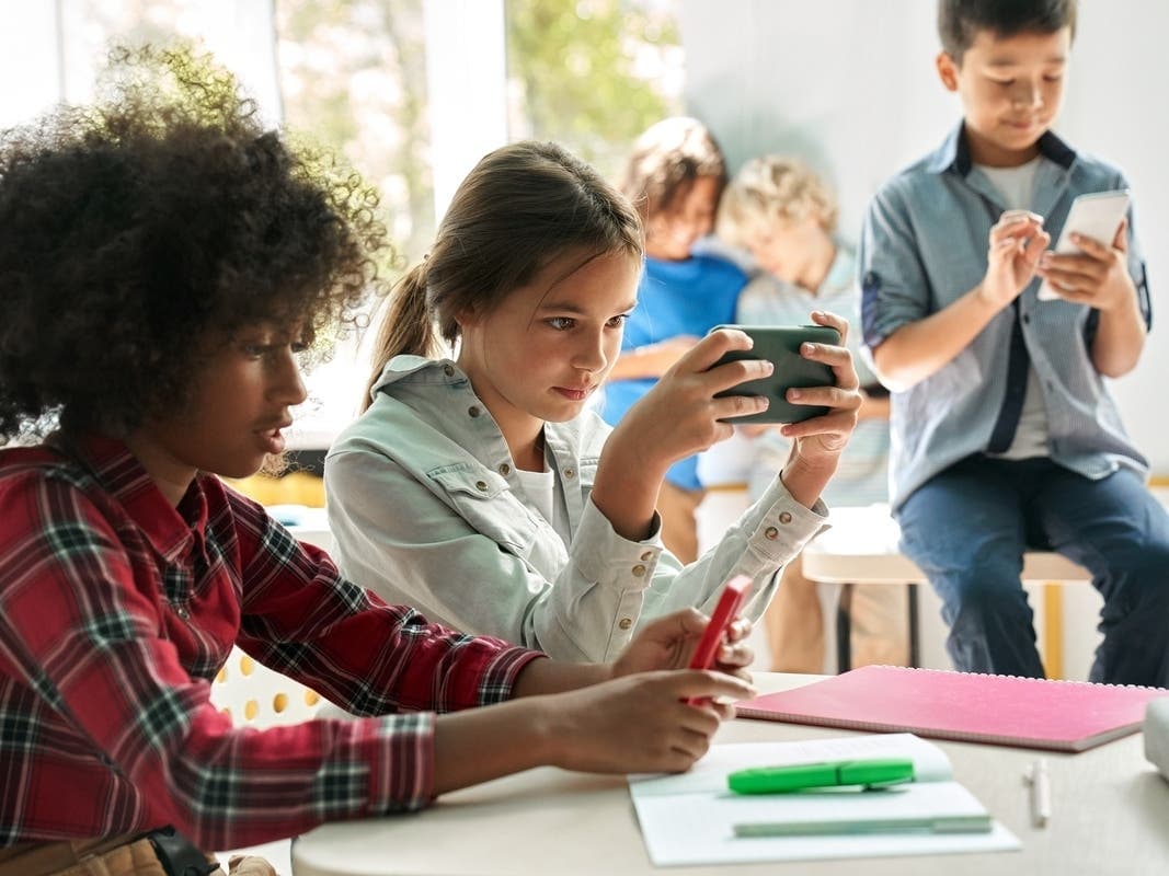 Sharon Schools Get Funding For Phone-Free Classrooms