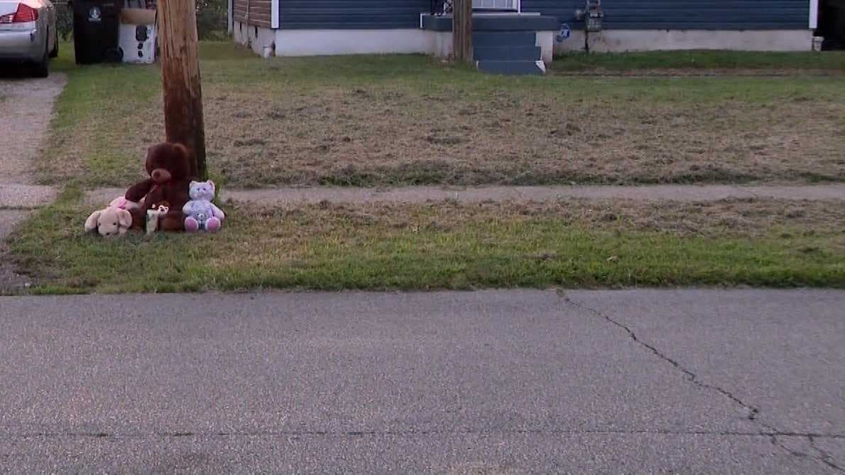 JCPS bus stop shooting: 2 arrested after 16-year-old girl killed - WLKY