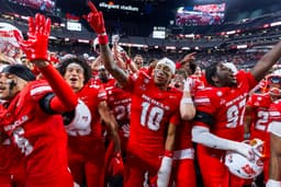 Defense? UNLV football wins knock-down battle in beating ...