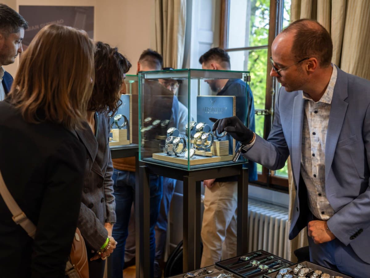 Collectors' watches stolen from Swiss private museum - Swissinfo